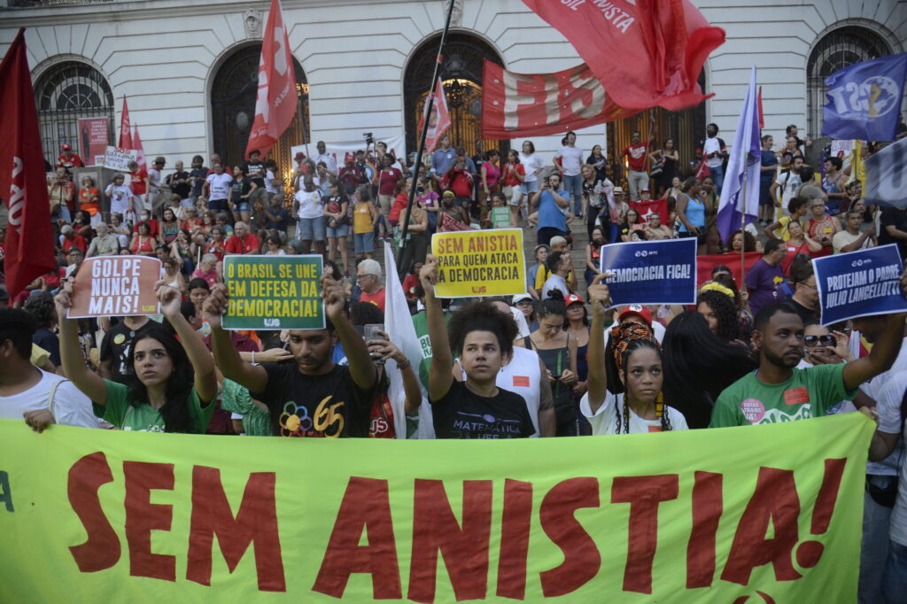 Divulgação de relatório do golpe reforça pressão contra projeto de anistia