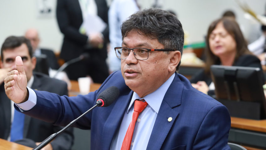 Líder do PCdoB cobra punição a envolvidos em plano golpista