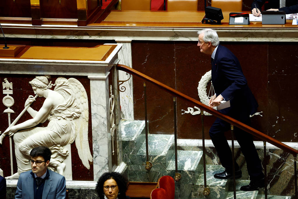 Parlamento francês deve votar derrubada do governo nesta quarta (4)