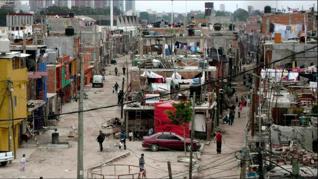 Um ano de Milei significou lucro para poucos e perdas e pobreza para maioria argentina