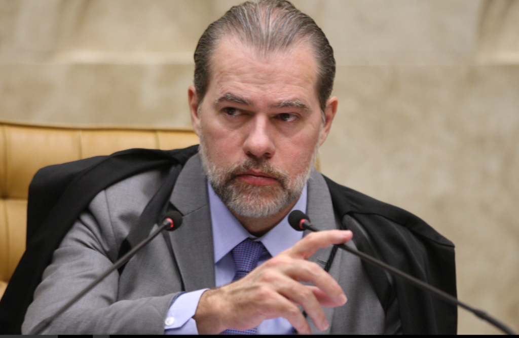 Toffoli vota para responsabilizar big techs por conteúdos ilegais