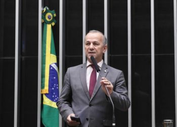 Petistas criticam terrorismo do mercado financeiro: ameaça à estabilidade do País