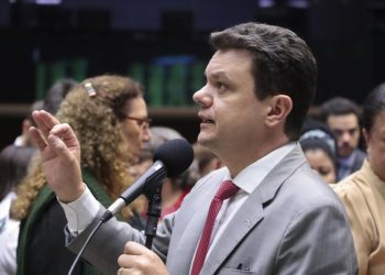 Câmara conclui aprovação do ajuste fiscal com garantia das políticas sociais e ganho real do salário mínimo