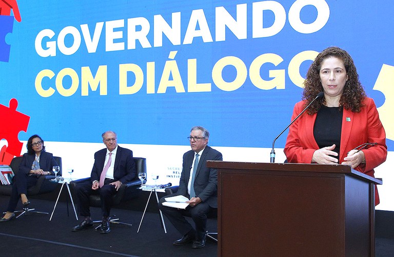 Temer e Bolsonaro usaram recursos do Tesouro para superávit nas estatais