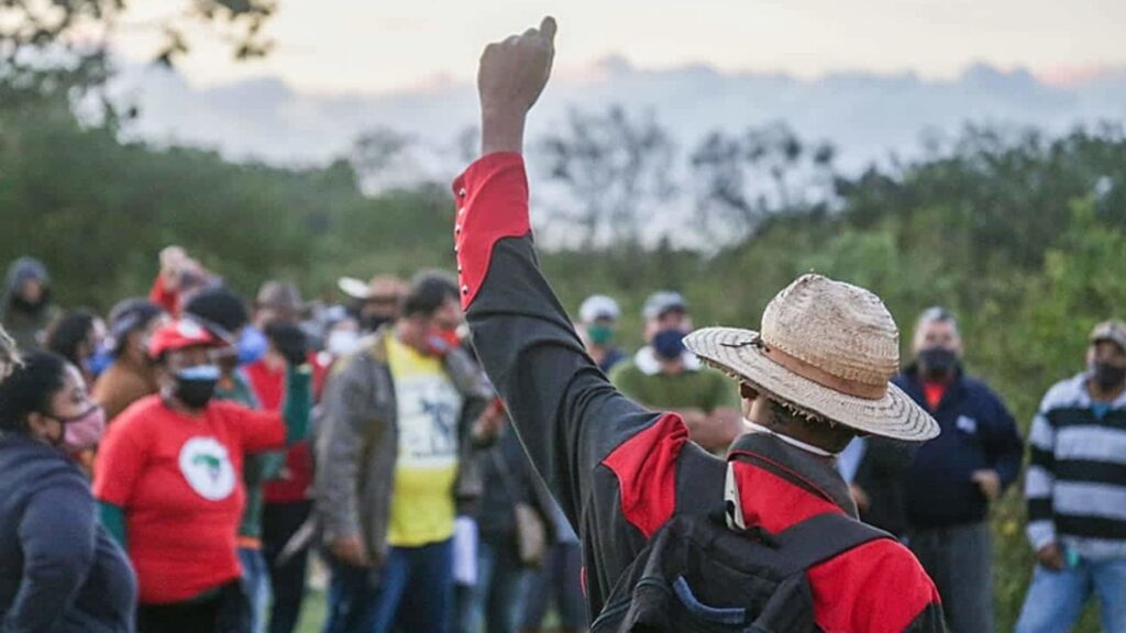 CPT aponta queda na violência no campo e salto na contaminação por agrotóxicos