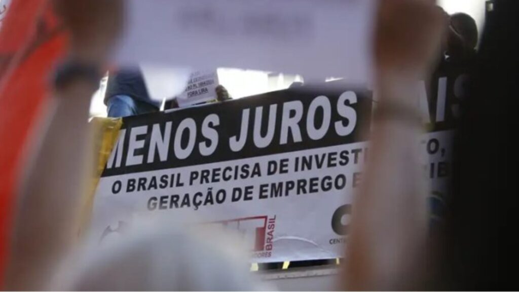 Com novo salto nos juros, Banco Central joga pesado contra crescimento do país