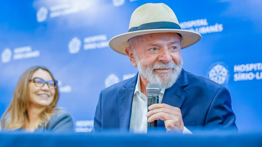 Lula lamenta que militar pago para cuidar da soberania tenha planejado golpe