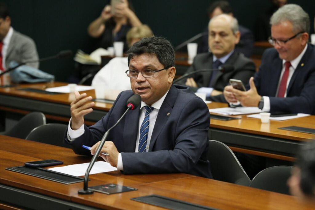 Márcio Jerry critica pressão do mercado financeiro e política de juros altos
