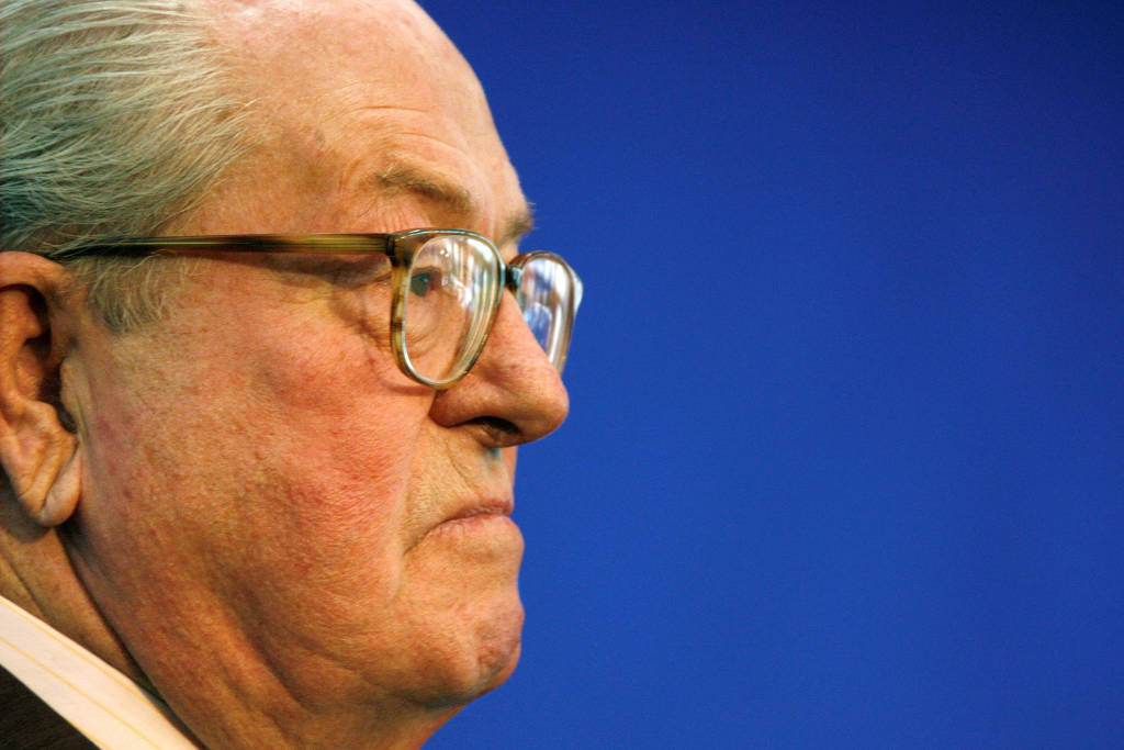 Morre Jean-Marie Le Pen, símbolo da extrema direita francesa Morre Jean-Marie Le Pen, símbolo da extrema direita francesa