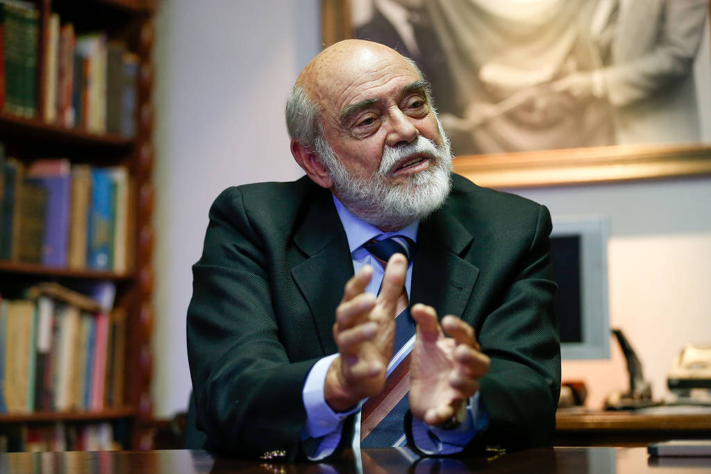 Morre Marcello Lavenère, ex-presidente da OAB e símbolo na luta pela democracia Morre Marcello Lavenère, ex-presidente da OAB e símbolo na luta pela democracia