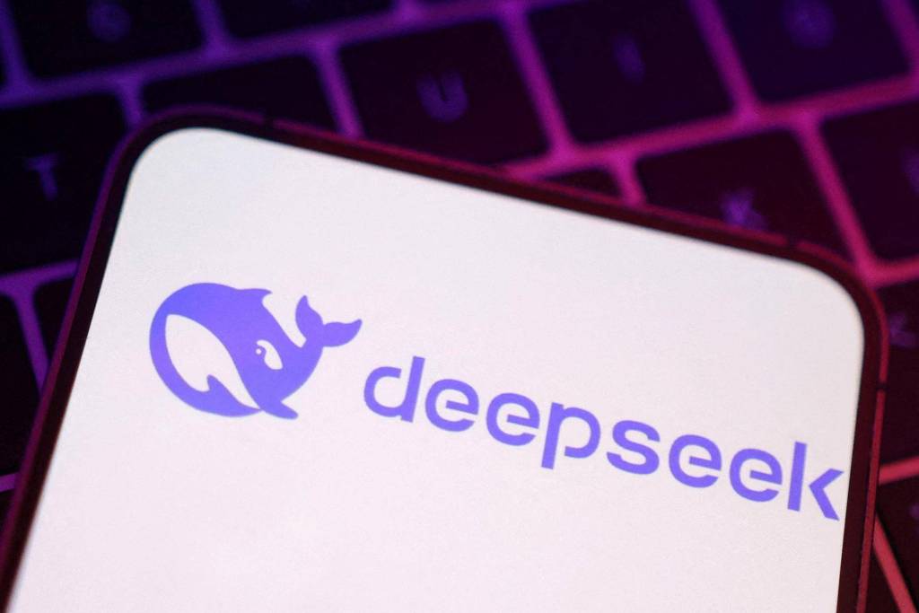 DeepSeek desafia estratégia de Trump e coloca em xeque a liderança dos EUA DeepSeek desafia estratégia de Trump e coloca em xeque a liderança dos EUA