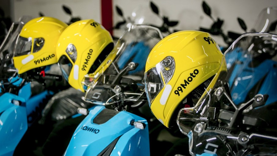Transporte público caro e ruim abre caminho para disputa por mototáxis