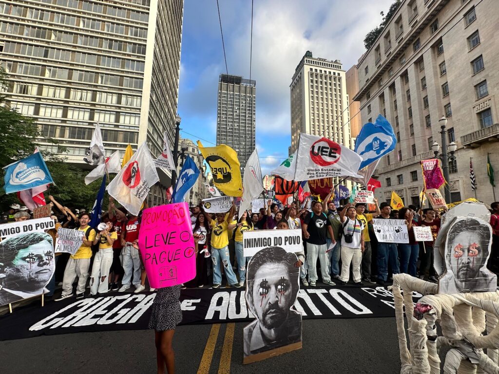 Estudantes mantêm protestos contra o aumento das passagens em São Paulo (SP)