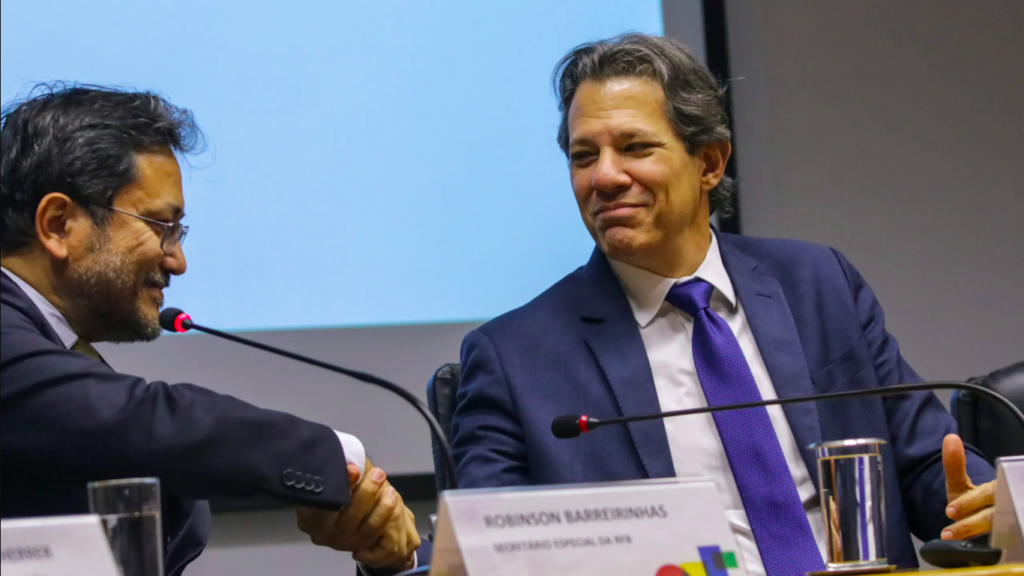 Arrecadação federal é recorde em 2024, mas mercado quer mais cortes de gastos