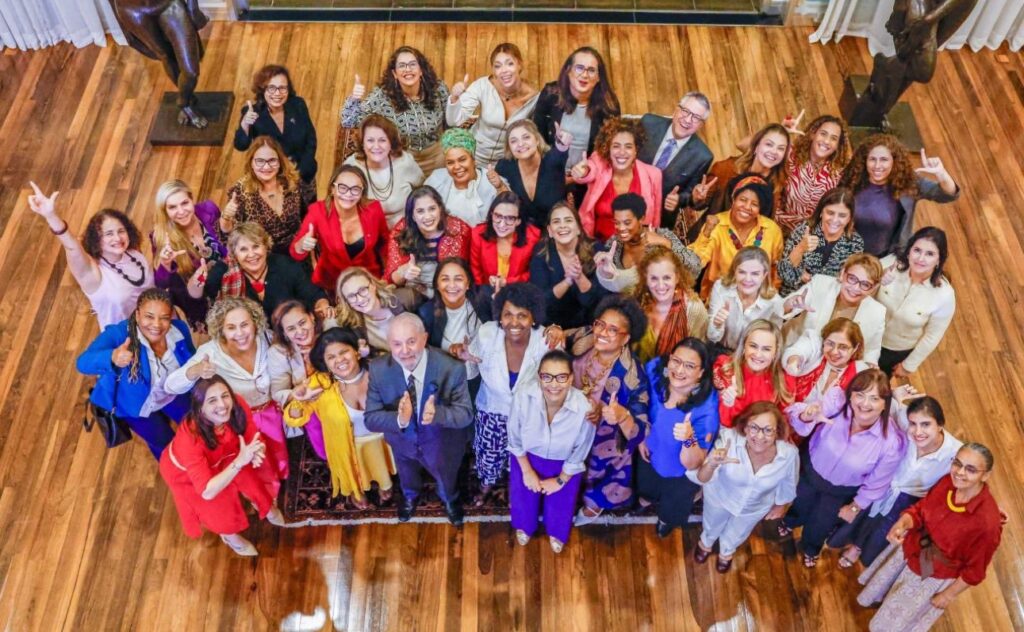 Proposta de código eleitoral prevê 20% de vagas às mulheres no parlamento