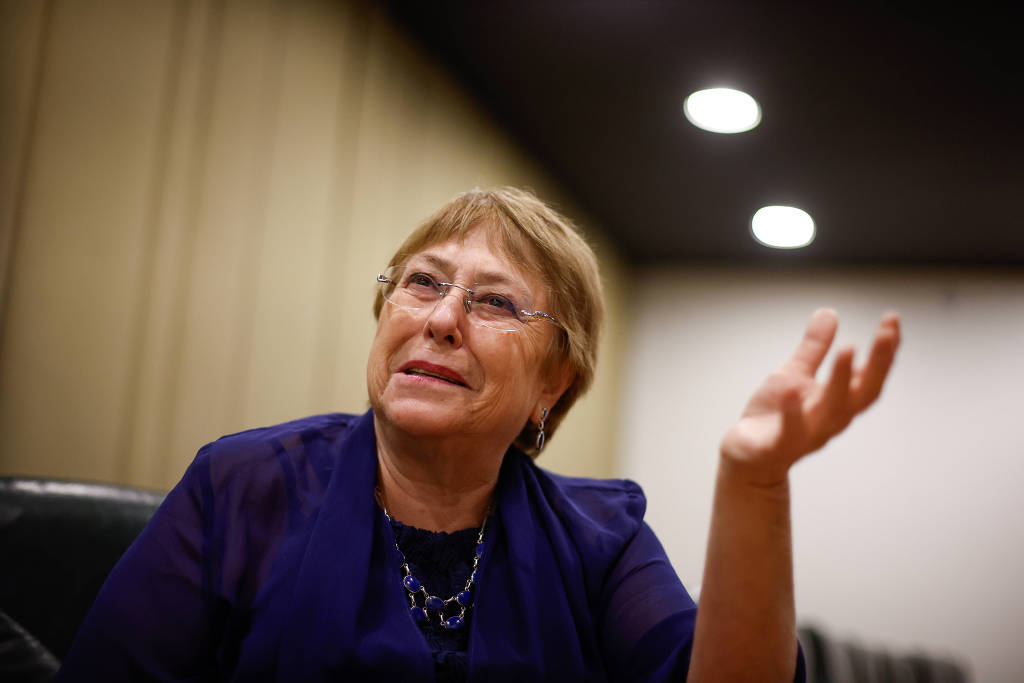Bachelet cresce nas pesquisas e ganha apoio para liderar frente progressista no Chile