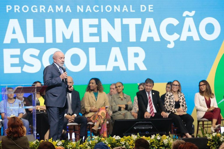 Governo reduz processados e ultraprocessados na alimentação escolar