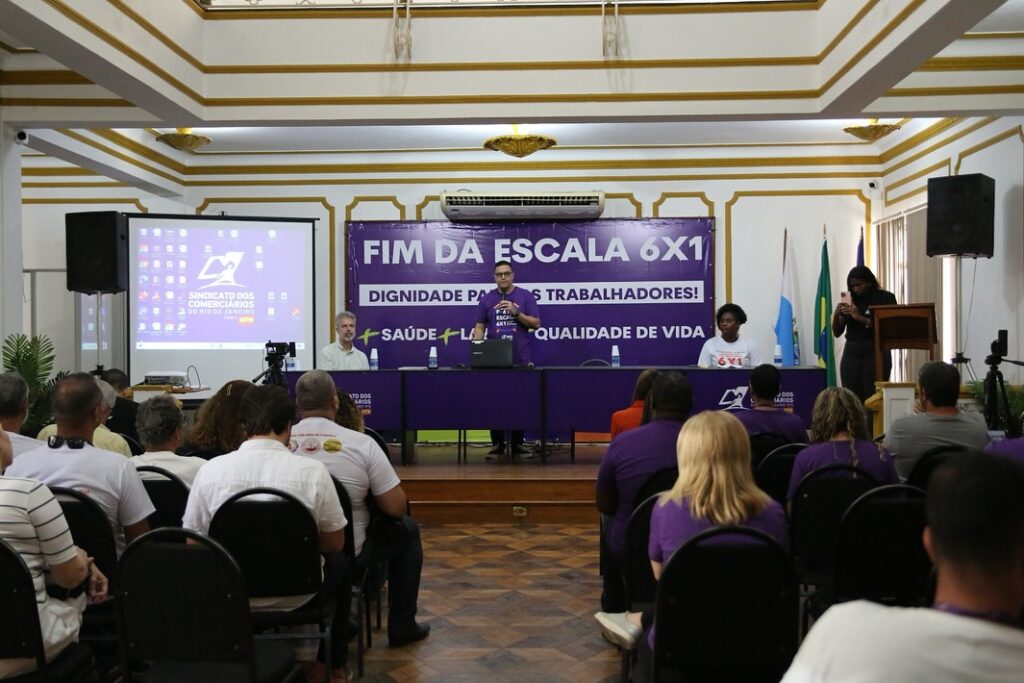 Parlamentares do RJ se unem a trabalhadores na luta contra a escala 6×1