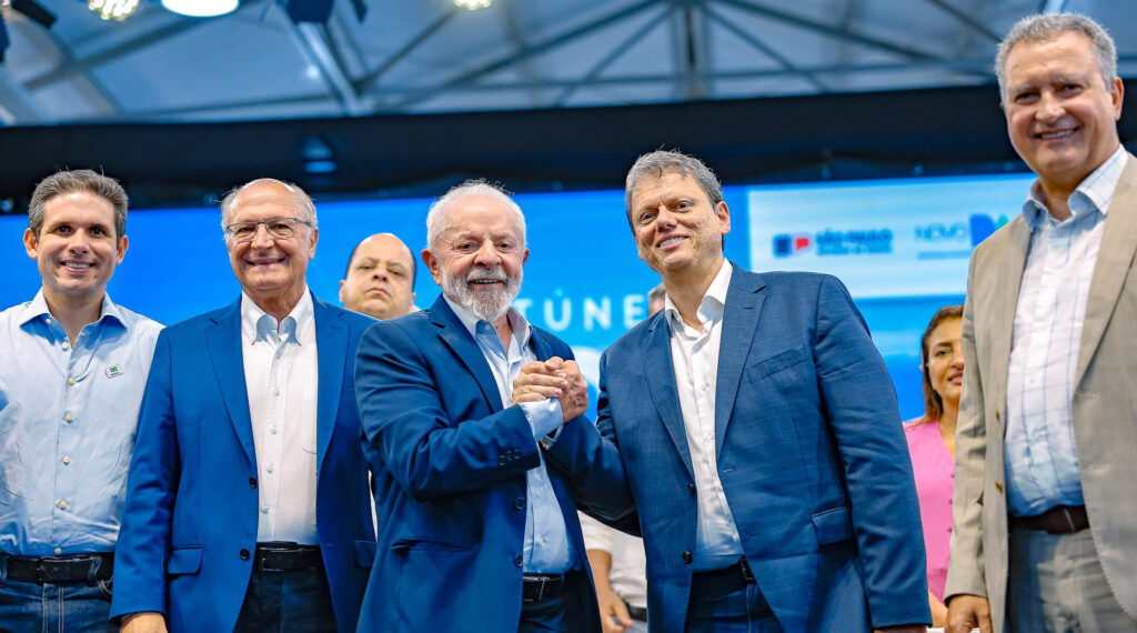 Túnel Santos-Guarujá, maior obra do PAC, faz Tarcísio elogiar republicanismo de Lula Túnel Santos-Guarujá, maior obra do PAC, faz Tarcísio elogiar republicanismo de Lula