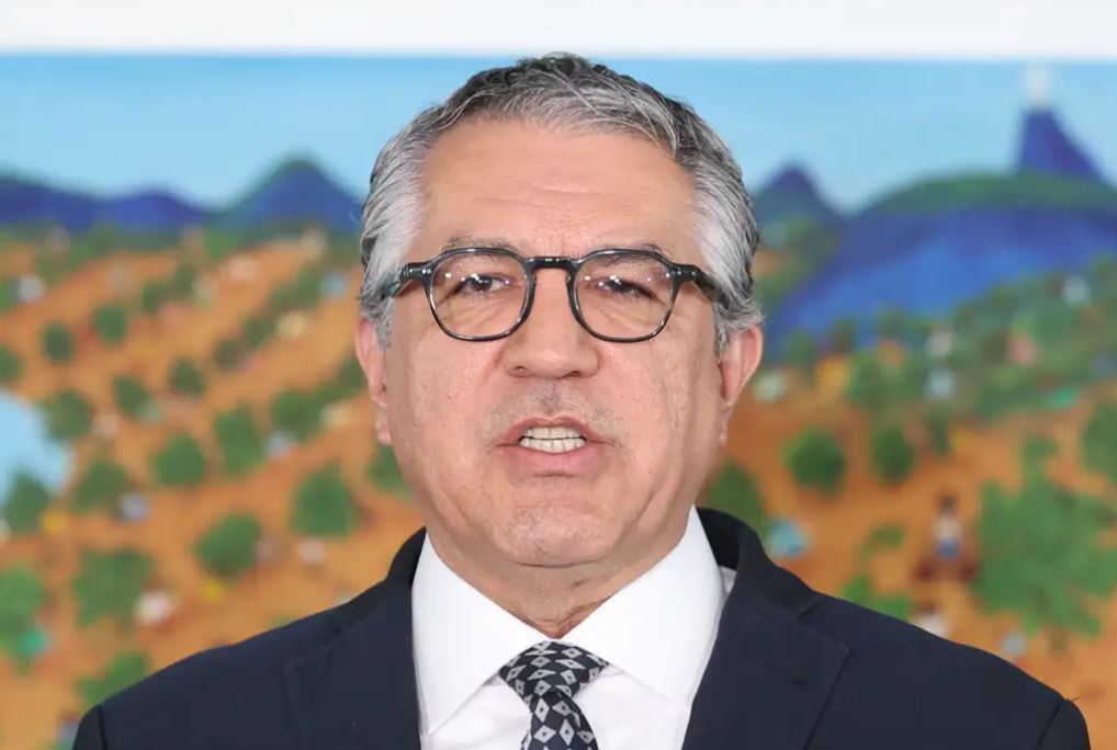 Padilha assume pasta da Saúde com missão de reduzir fila de espera do SUS