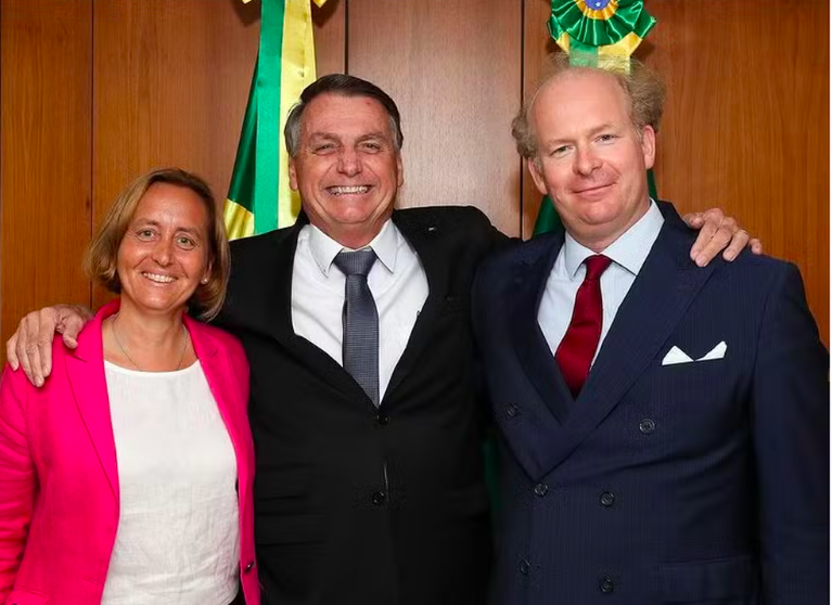 Apoiadora de Bolsonaro, neta de ministro nazista perde para a esquerda na Alemanha