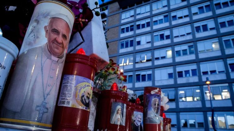 Piora o estado de saúde do Papa Francisco Piora o estado de saúde do Papa Francisco