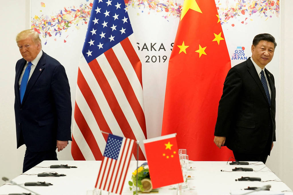 China retalia tarifas de Trump e lança ofensiva contra empresas dos EUA China retalia tarifas de Trump e lança ofensiva contra empresas dos EUA