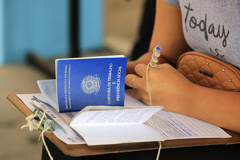 Brasil começa 2025 com geração de 137,3 mil empregos