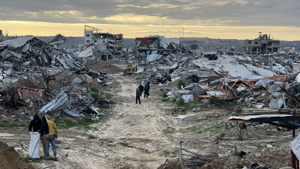 Forças israelenses se retiram completamente de Netzarim, corredor que divide Gaza