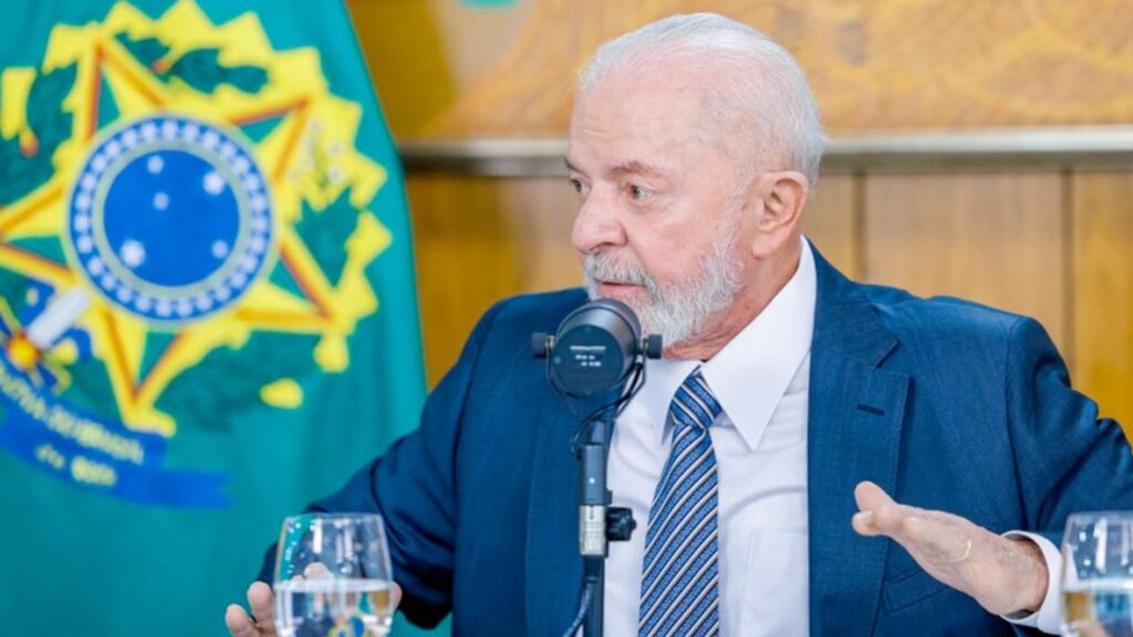 “Se for provado, só tem uma saída: ser preso”, diz Lula sobre denúncias contra Bolsonaro “Se for provado, só tem uma saída: ser preso”, diz Lula sobre denúncias contra Bolsonaro