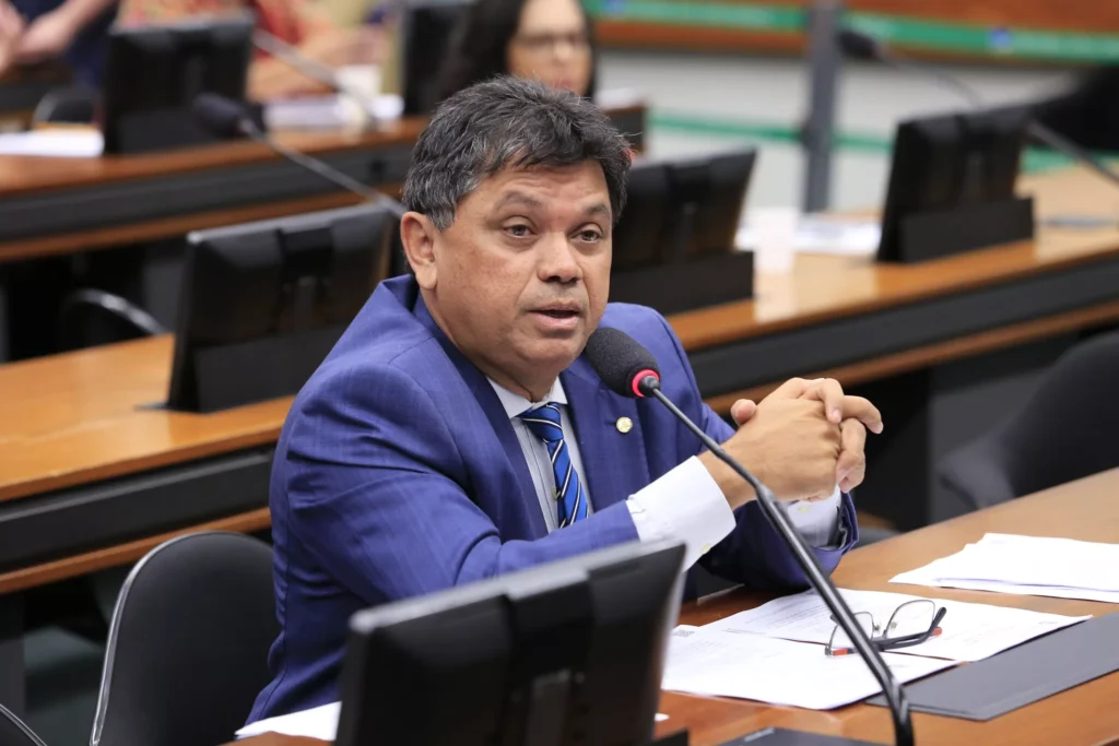 “Não é revanchismo, mas aplicação da lei”, diz Márcio Jerry sobre julgamento de Bolsonaro