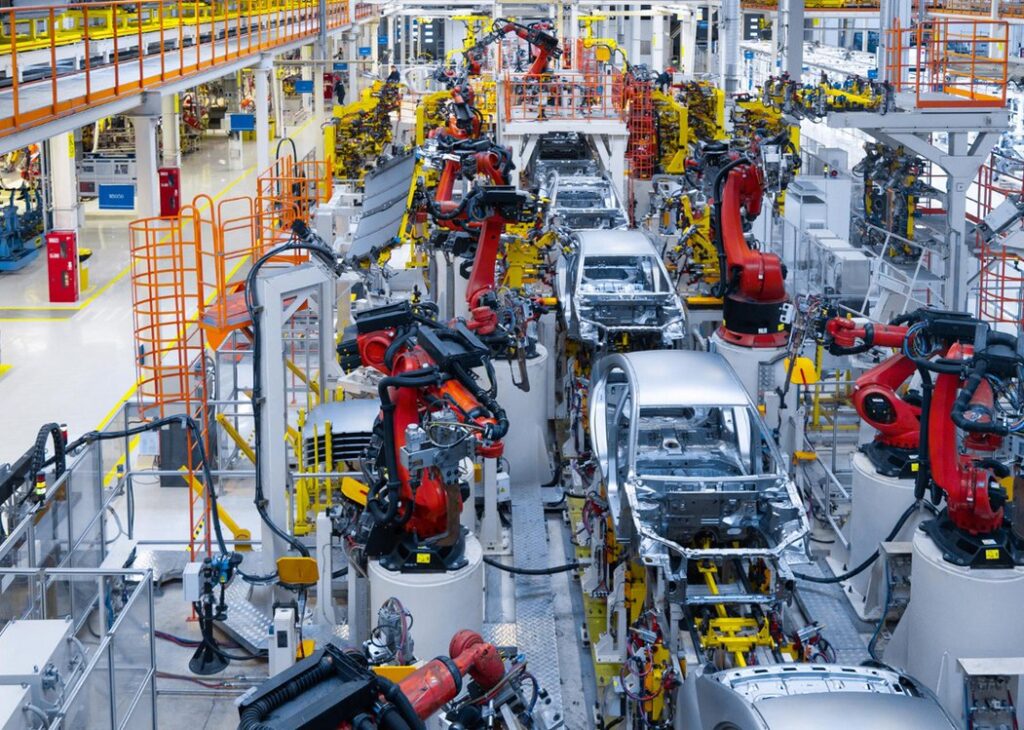 China constrói 30 mil fábricas inteligentes para modernizar sua indústria China constrói 30 mil fábricas inteligentes para modernizar sua indústria