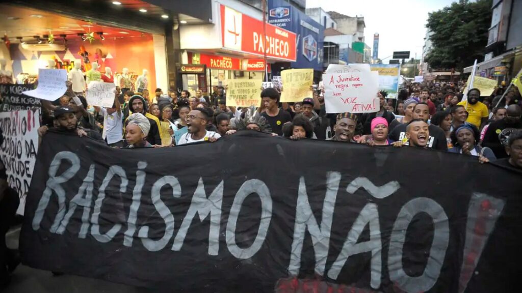 Escritório de advocacia é condenado por piadas racistas no WhatsApp