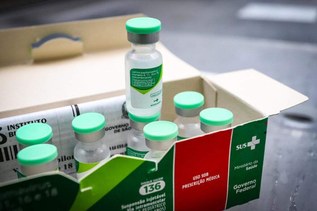 HPV: terceirização da saúde e negacionismo podem ter impactado cobertura vacinal em Porto Alegre