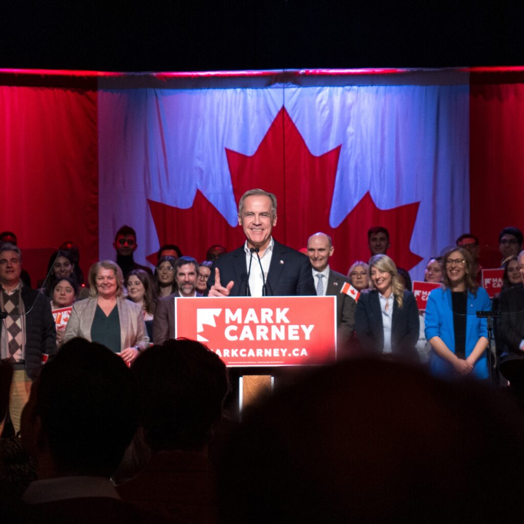 Trump impacta sucessão no Canadá e dá sobrevida ao Partido Liberal