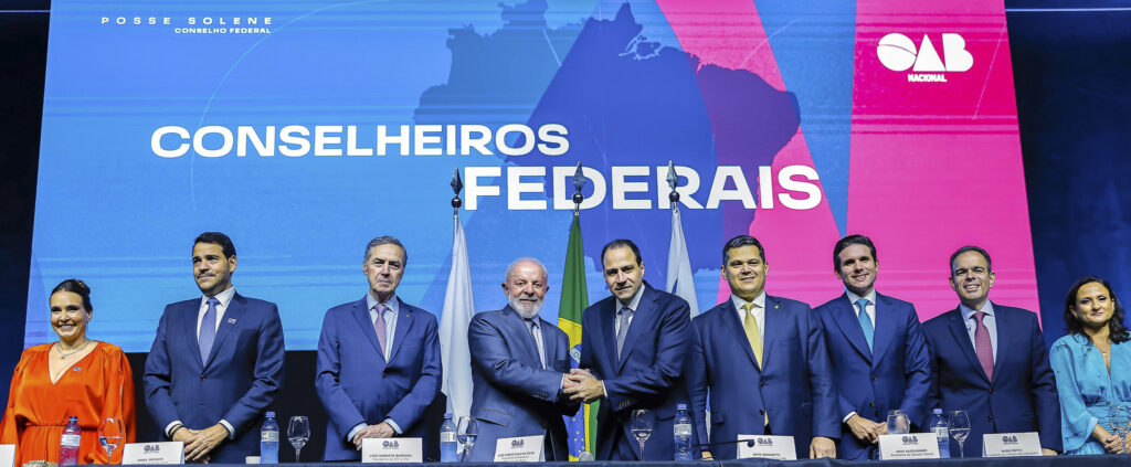 Na OAB, Lula exalta papel da advocacia na defesa da democracia contra golpismos Na OAB, Lula exalta papel da advocacia na defesa da democracia contra golpismos