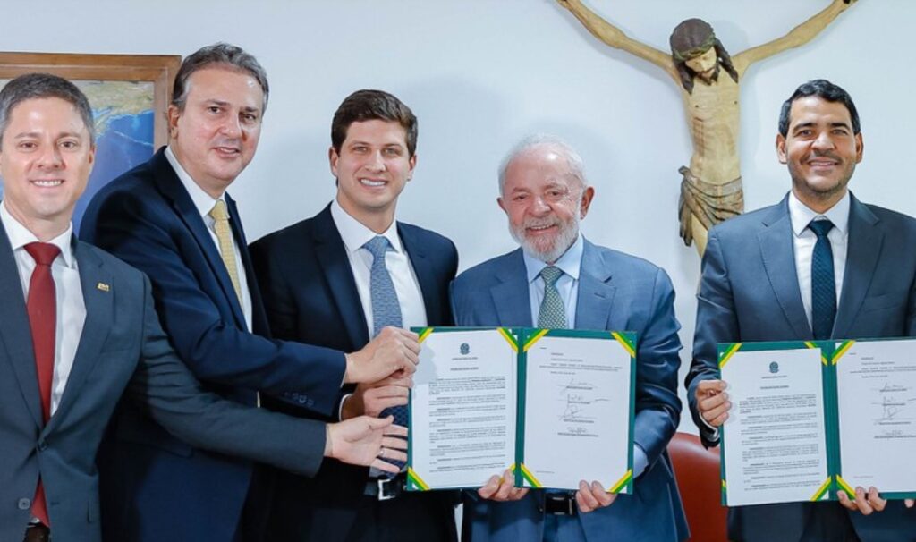 Lula atesta acordo histórico para expandir educação integral em Recife