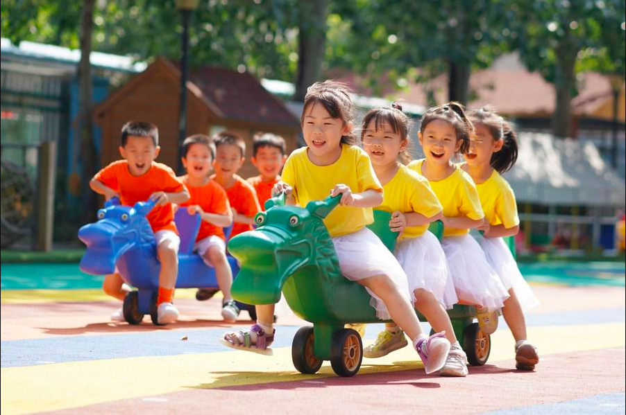 China implementa novas medidas para aumentar taxa de natalidade