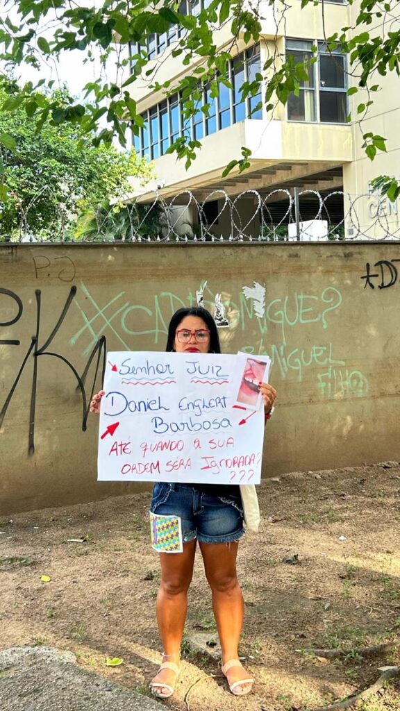 ‘Não tem como uma professora ensinar sozinha com quatro crianças especiais na sala de aula’