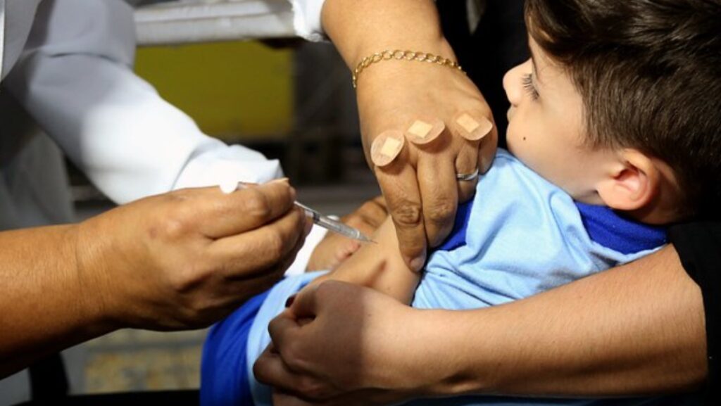 Vacina da gripe será ofertada o ano todo para crianças, gestantes e idosos