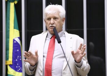 STF julga Bolsonaro por tentativa de golpe: petistas exigem condenação por crimes contra a democracia STF julga Bolsonaro por tentativa de golpe: petistas exigem condenação por crimes contra a democracia