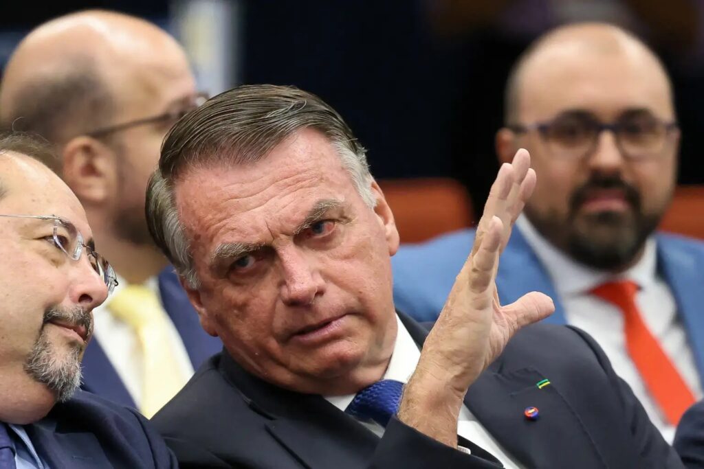 Jornais internacionais reforçam papel de Bolsonaro na tentativa de golpe Jornais internacionais reforçam papel de Bolsonaro na tentativa de golpe