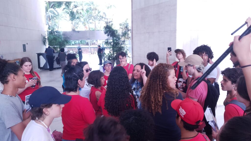 Ato em Campinas denuncia despejo ilegal da Ocupação Maria Lúcia Petit Vive