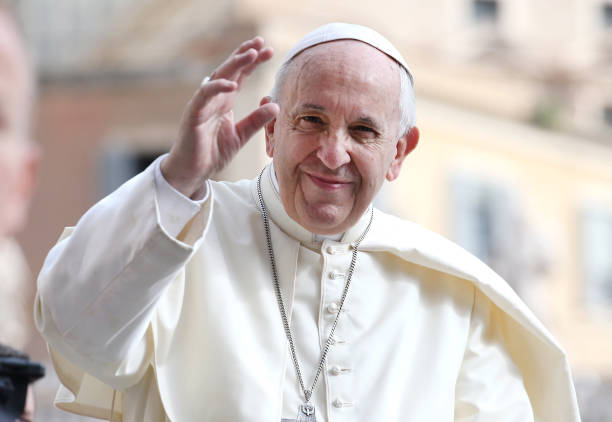 Papa Francisco segue hospitalizado e fala sobre sua fragilidade