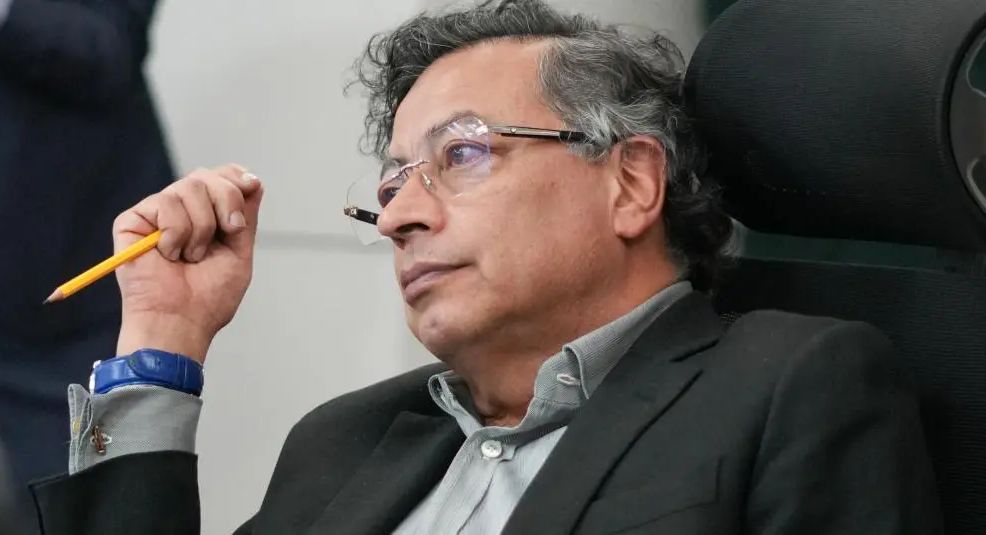 Gustavo Petro acusa empresários de prepararem golpe de Estado na Colômbia Gustavo Petro acusa empresários de prepararem golpe de Estado na Colômbia