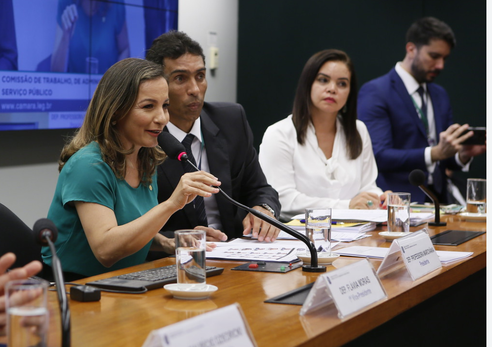 Após decisão do STF, Professora Marcivânia reforça bancada do PCdoB na Câmara