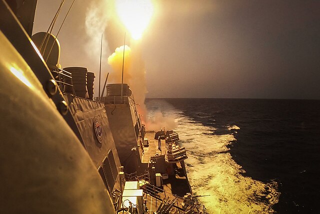 Houthis reivindicam terceiro ataque em dois dias contra navios dos Estados Unidos Houthis reivindicam terceiro ataque em dois dias contra navios dos Estados Unidos