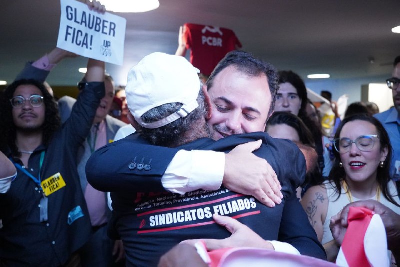 Glauber Braga inicia greve de fome contra cassação golpista do mandato
