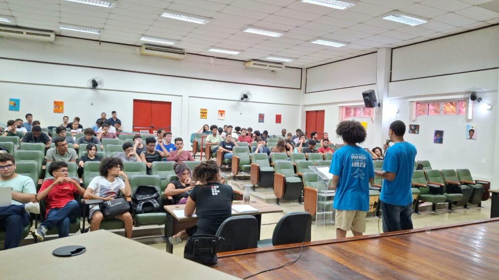 Estudantes fundam DCE do IFBA em Feira de Santana