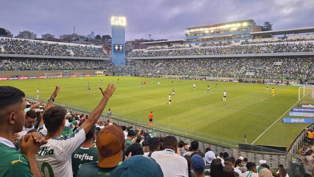 Palmeiras x Corinthians pelo Brasileirão 2025: times escalados